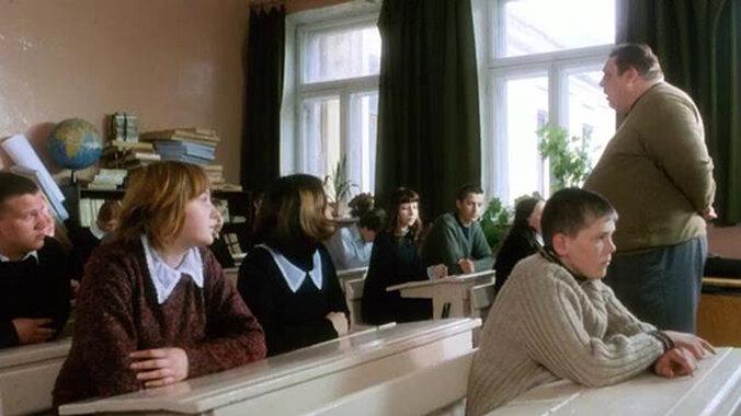 Человек в футляре, человек в пальто и человек во фраке